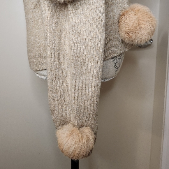 Fur pompom winter sweater - Picture 6 of 7